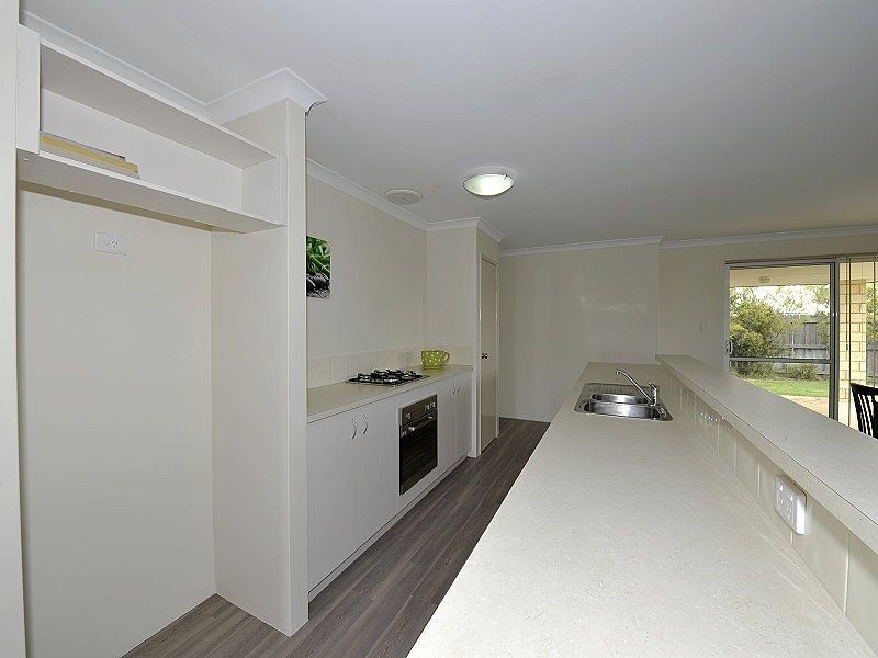 7 Anhinga Trail, Dudley Park WA 6210