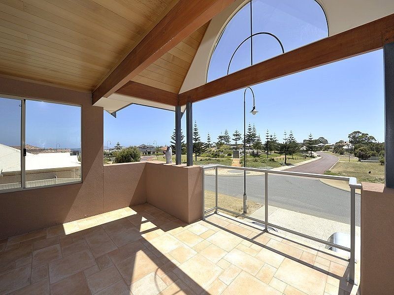 21 Princeton Drive, Wannanup WA 6210