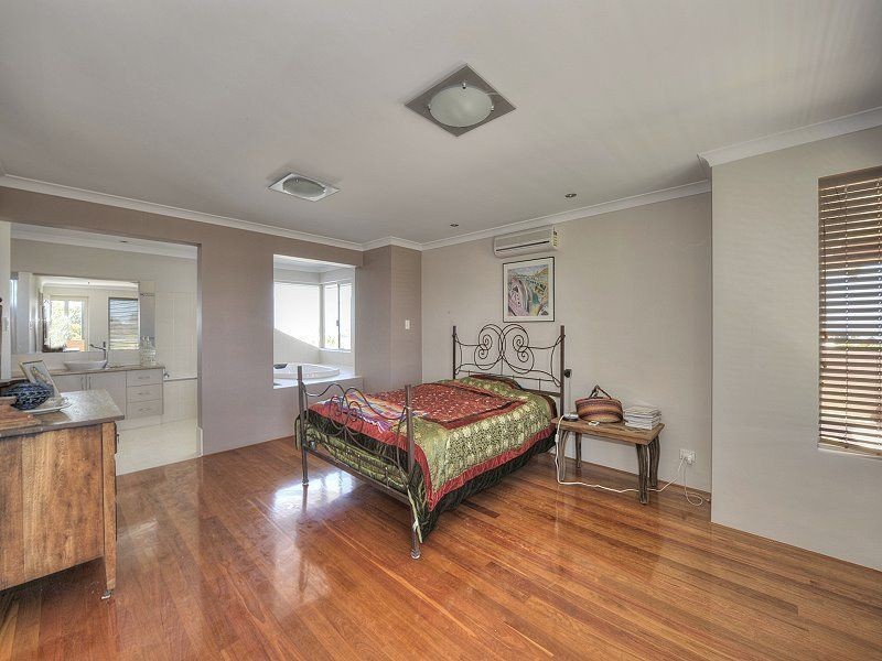 21 Princeton Drive, Wannanup WA 6210