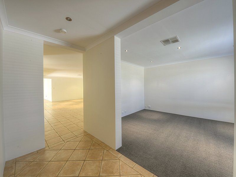 6 Cohen Vista, Lakelands WA 6180