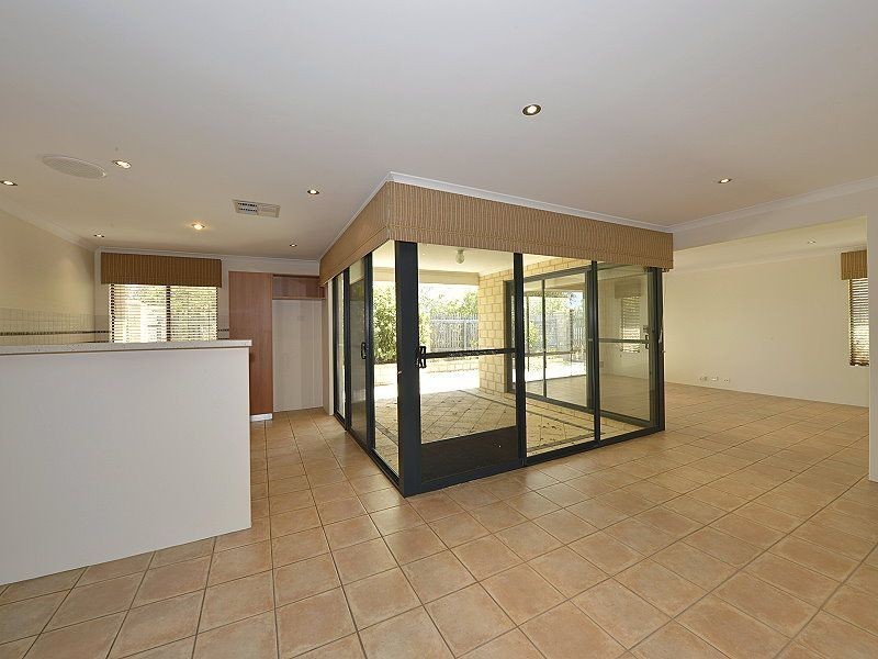 6 Cohen Vista, Lakelands WA 6180
