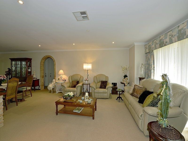 8 Victoria Circle, Greenfields WA 6210