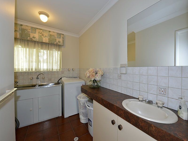 8 Victoria Circle, Greenfields WA 6210