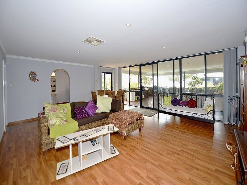 18 Parkridge Drive, Bouvard WA 6211