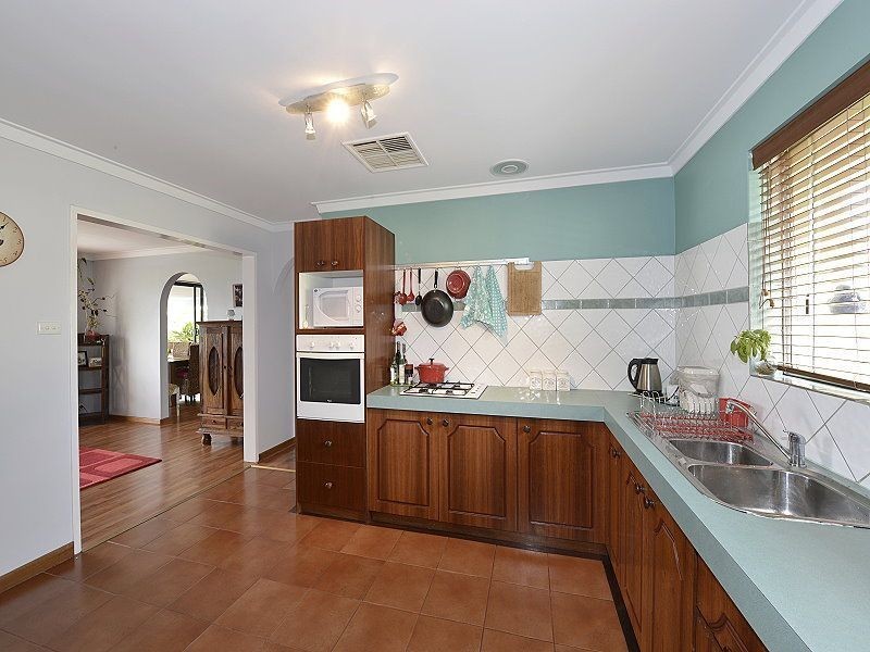 18 Parkridge Drive, Bouvard WA 6211