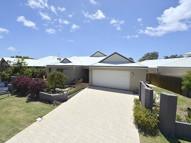 11 Cervantes Drive, Erskine WA 6210