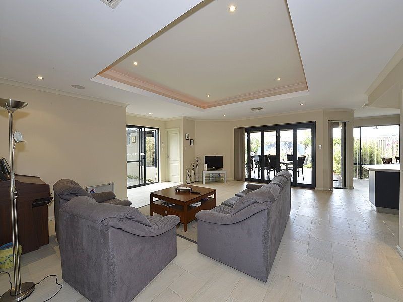 11 Cervantes Drive, Erskine WA 6210