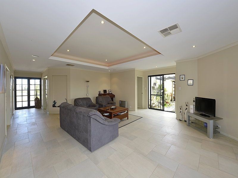 11 Cervantes Drive, Erskine WA 6210