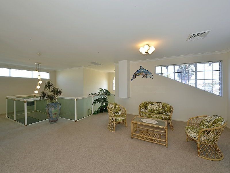 13 Fortescue, Dudley Park WA 6210