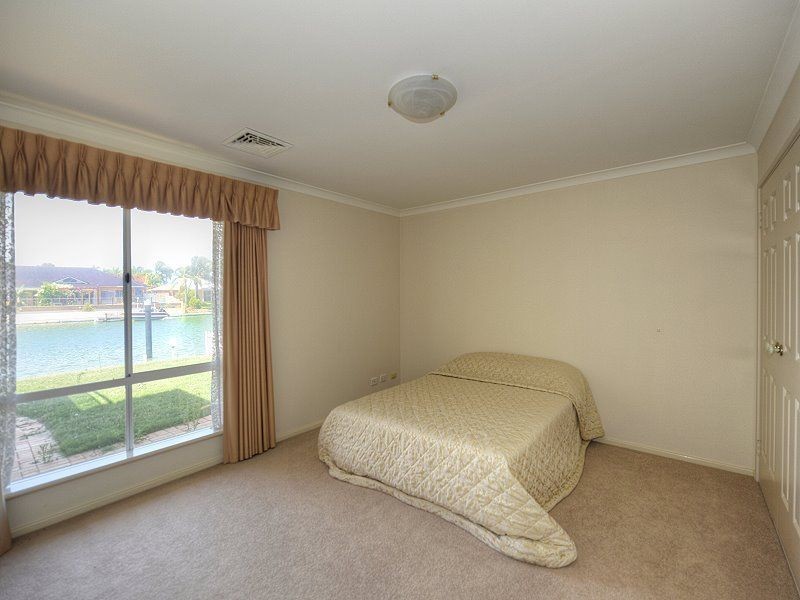 13 Fortescue, Dudley Park WA 6210