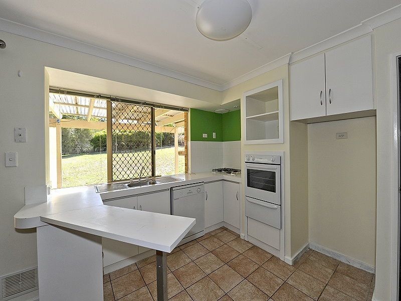 24 Casuarina Drive, Halls Head WA 6210