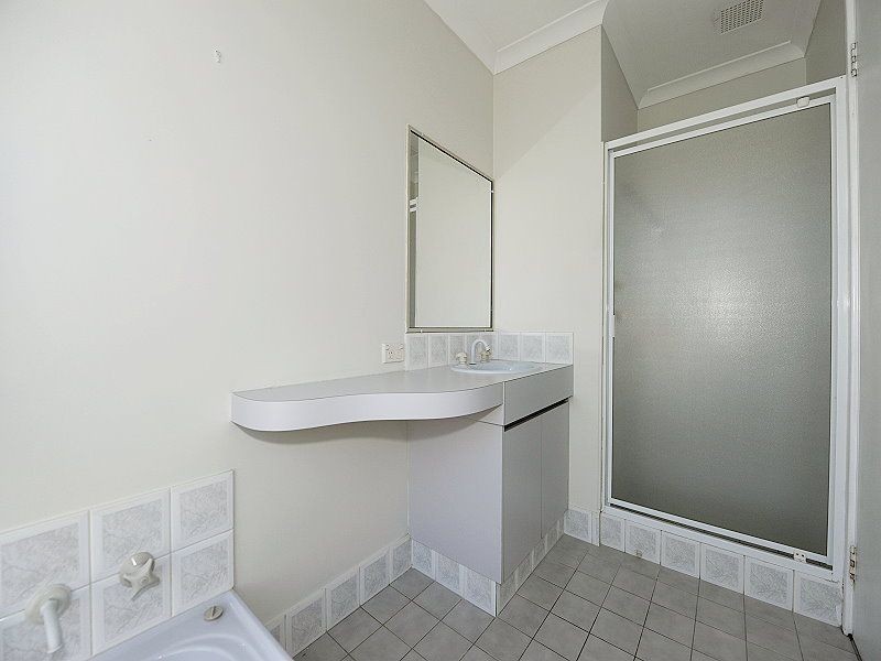 24 Casuarina Drive, Halls Head WA 6210