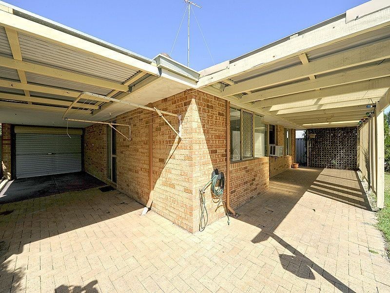 24 Casuarina Drive, Halls Head WA 6210