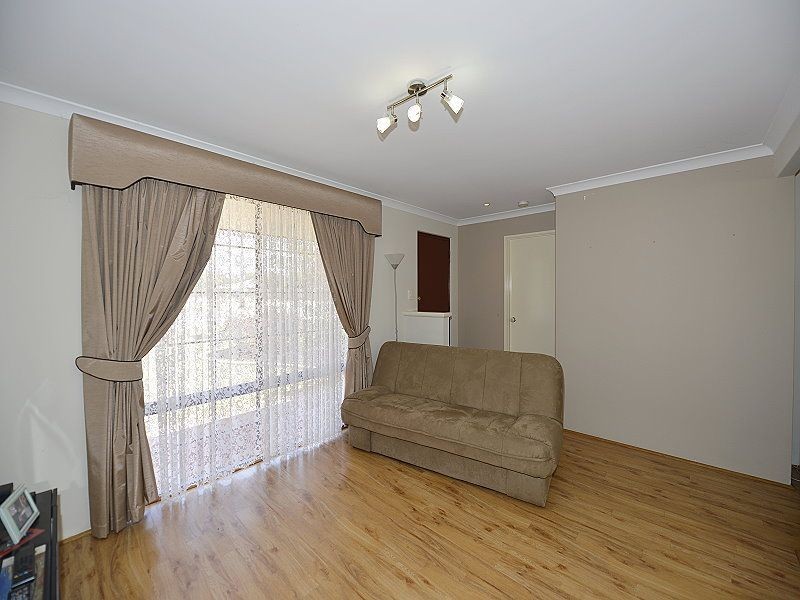 4/10 Bedingfeld Rd, Greenfields WA 6210