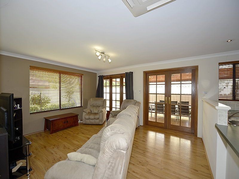 4/10 Bedingfeld Rd, Greenfields WA 6210