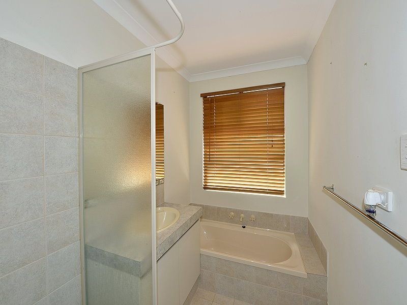 4/10 Bedingfeld Rd, Greenfields WA 6210