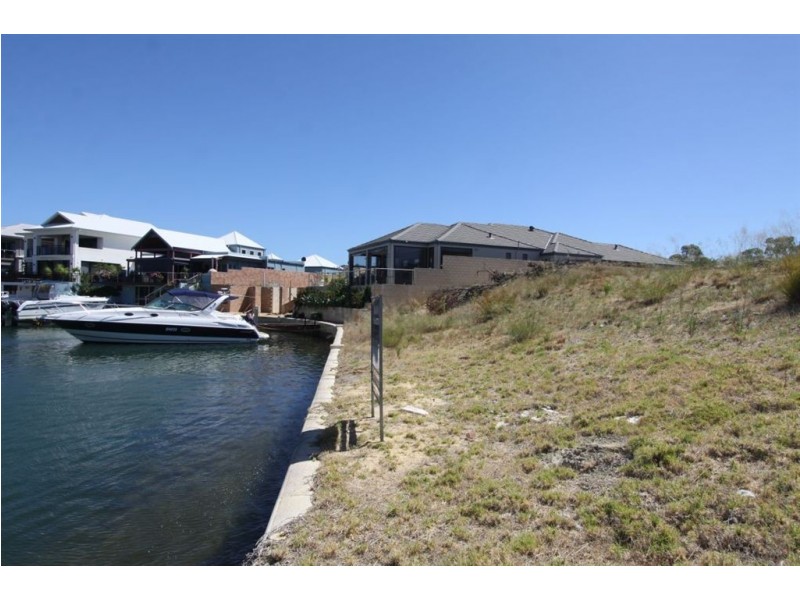 35 Ragamuffin Point, Halls Head WA 6210