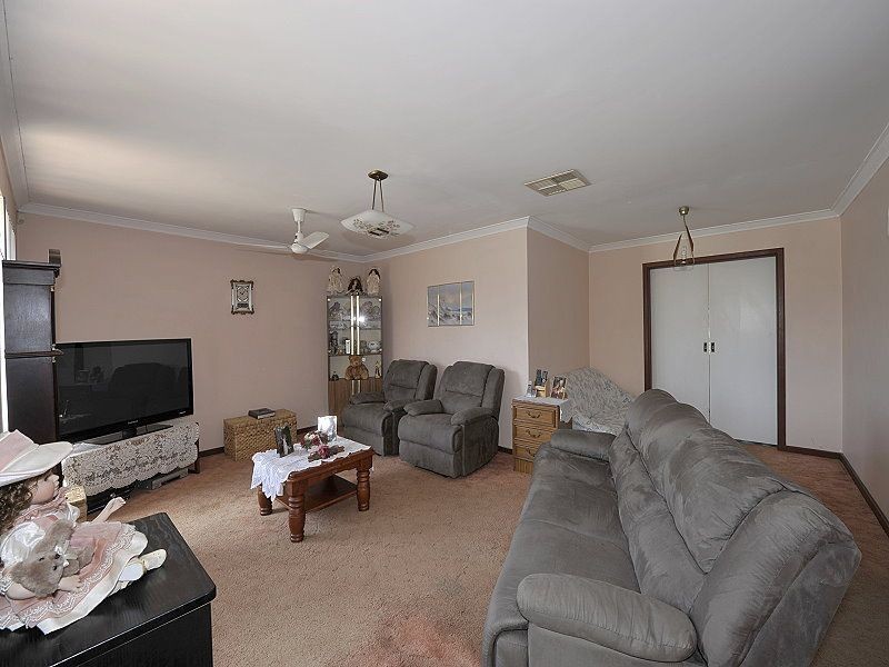 7 Blythwood Street, Dudley Park WA 6210