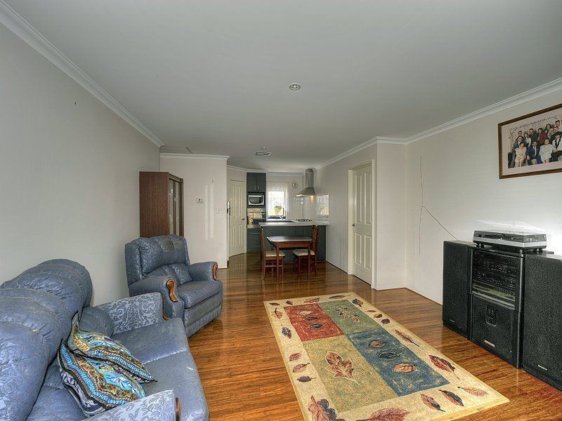 18 Placid Bend, South Yunderup WA 6208