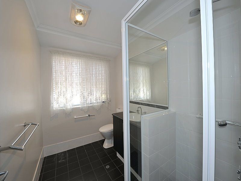 18 Placid Bend, South Yunderup WA 6208