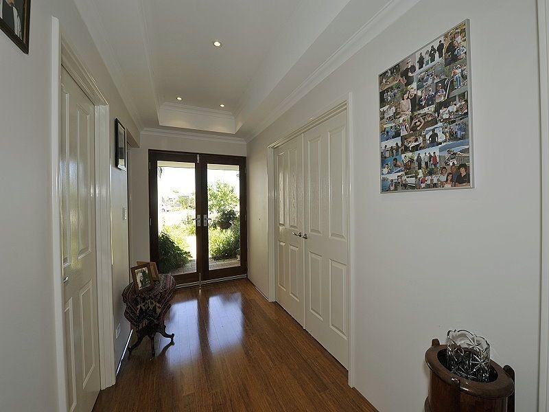 18 Placid Bend, South Yunderup WA 6208