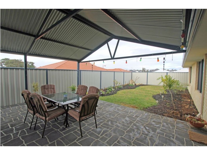 17 Caslano Road, Meadow Springs WA 6210