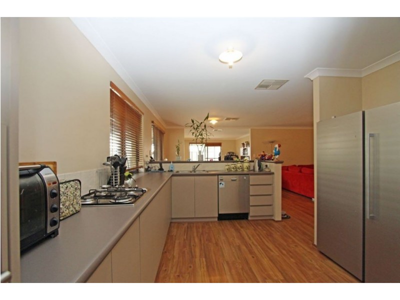 17 Caslano Road, Meadow Springs WA 6210