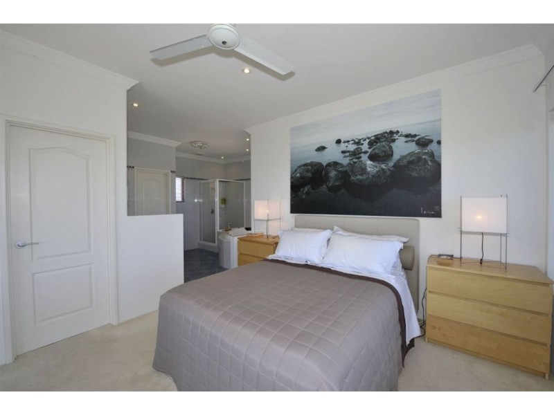 76 Westview Parade, Wannanup WA 6210