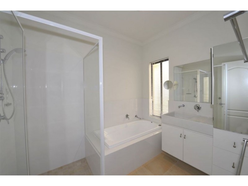 76 Westview Parade, Wannanup WA 6210