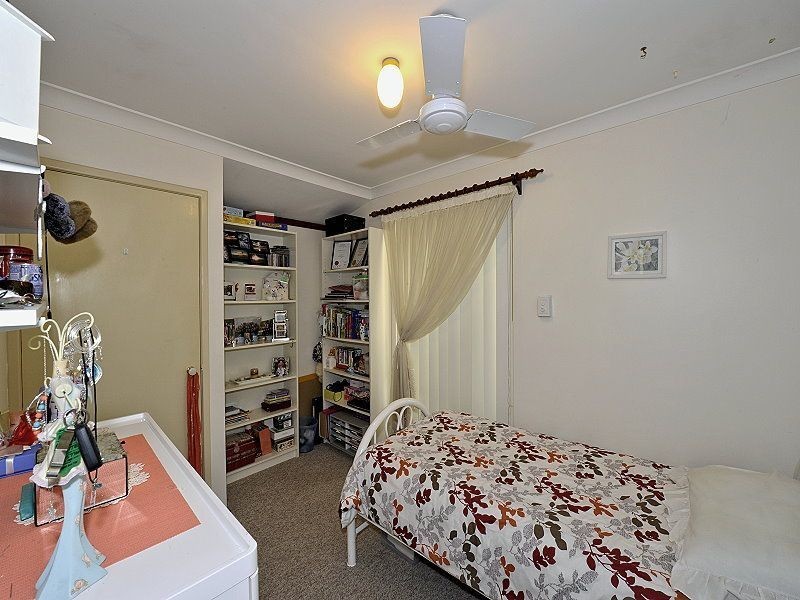 87 Oaklands Avenue, Halls Head WA 6210