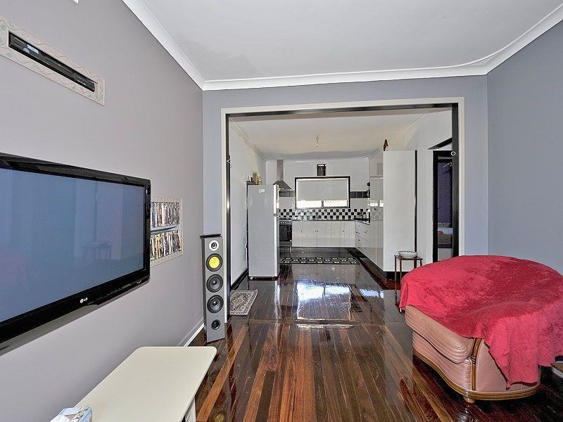 17 Merrivale Street, Wannanup WA 6210