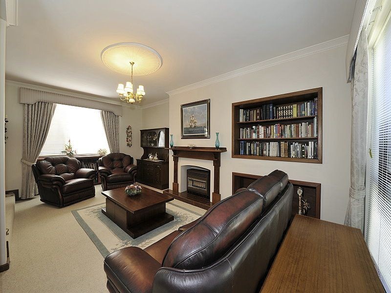 6 Barkley Place, Halls Head WA 6210