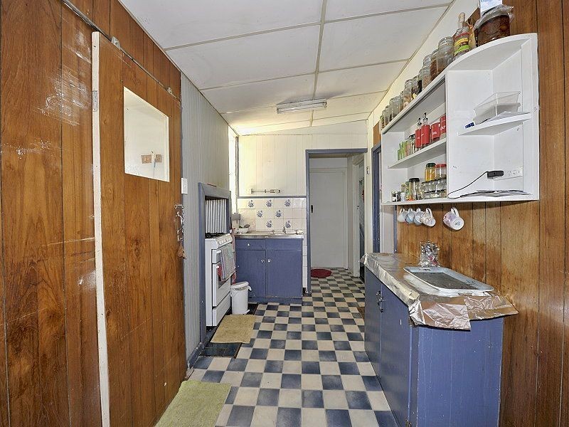 24 Churchill Avenue, Dudley Park WA 6210