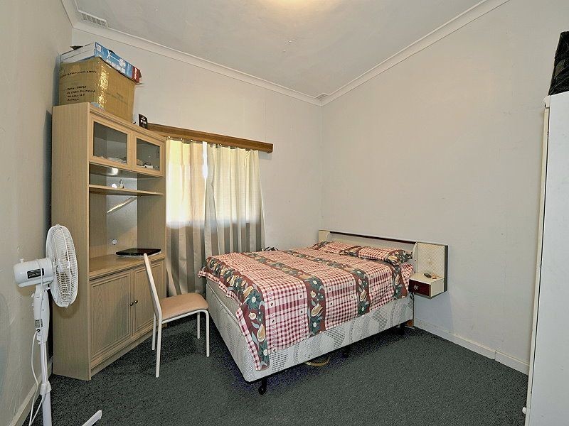 24 Churchill Avenue, Dudley Park WA 6210