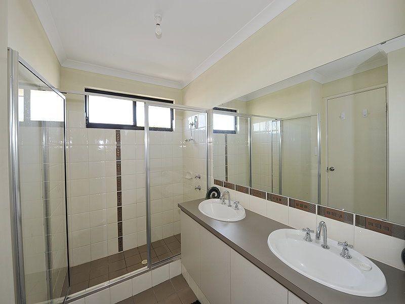 225 Peelwood Parade, Halls Head WA 6210