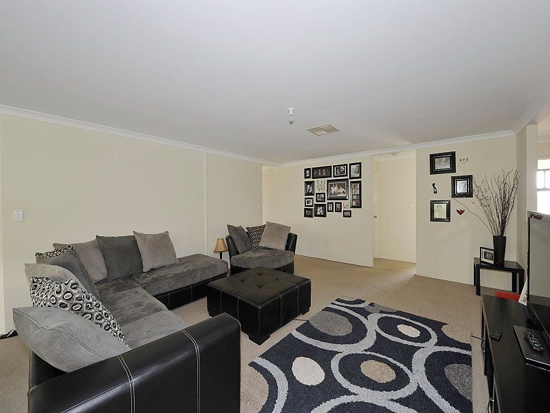 225 Peelwood Parade, Halls Head WA 6210