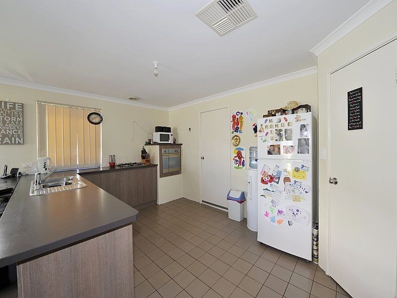 225 Peelwood Parade, Halls Head WA 6210