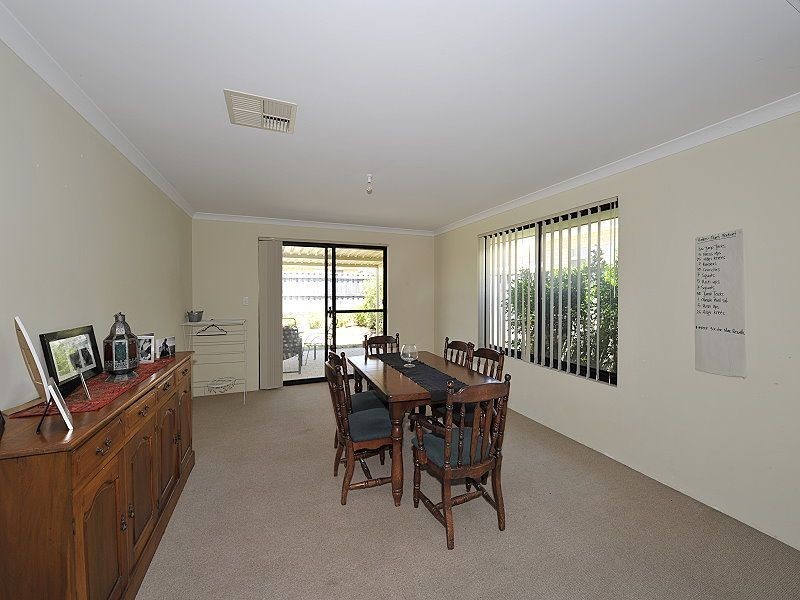 225 Peelwood Parade, Halls Head WA 6210