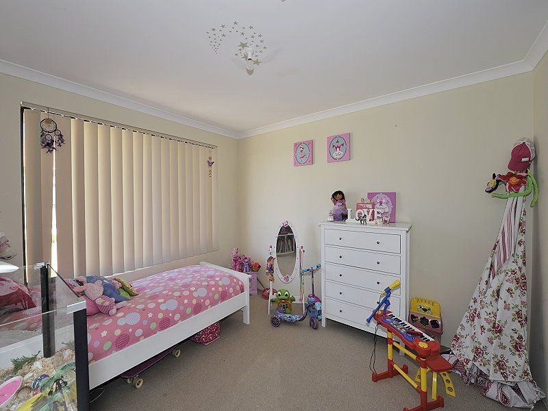 225 Peelwood Parade, Halls Head WA 6210