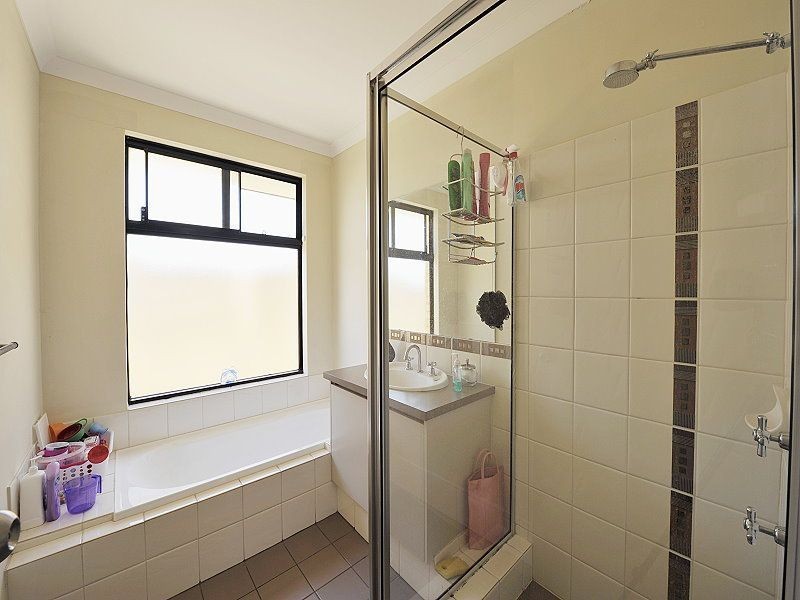 225 Peelwood Parade, Halls Head WA 6210