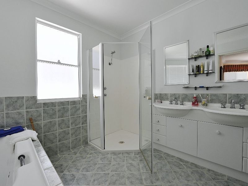 3 Oversby Street, Halls Head WA 6210