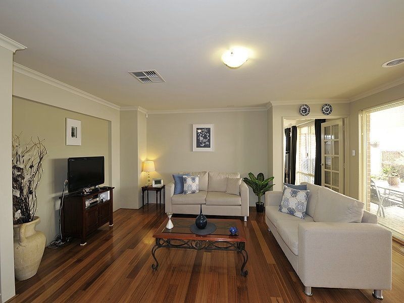 42 Hudson Drive, Dudley Park WA 6210