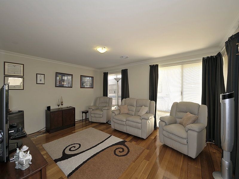 42 Hudson Drive, Dudley Park WA 6210