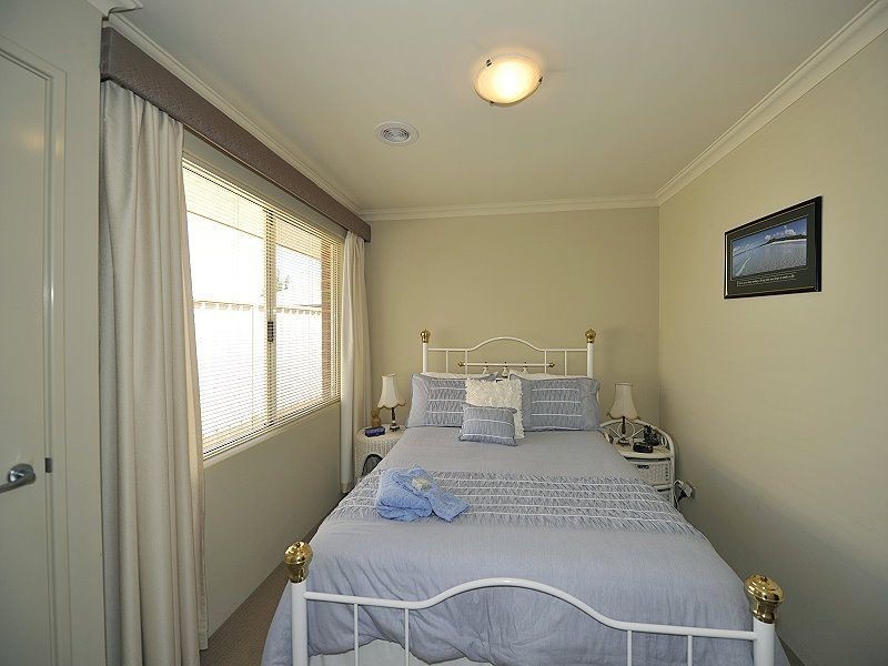 42 Hudson Drive, Dudley Park WA 6210