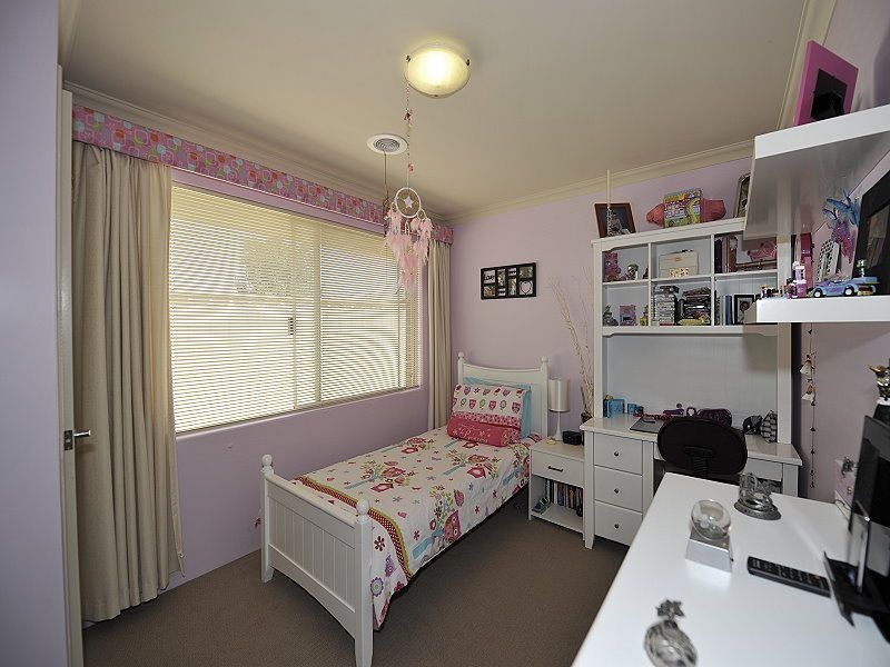 42 Hudson Drive, Dudley Park WA 6210