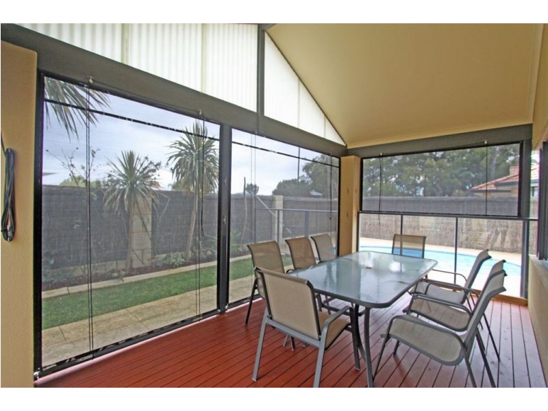 27 Hudson Road, Dudley Park WA 6210