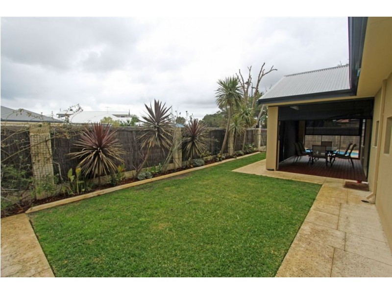 27 Hudson Road, Dudley Park WA 6210