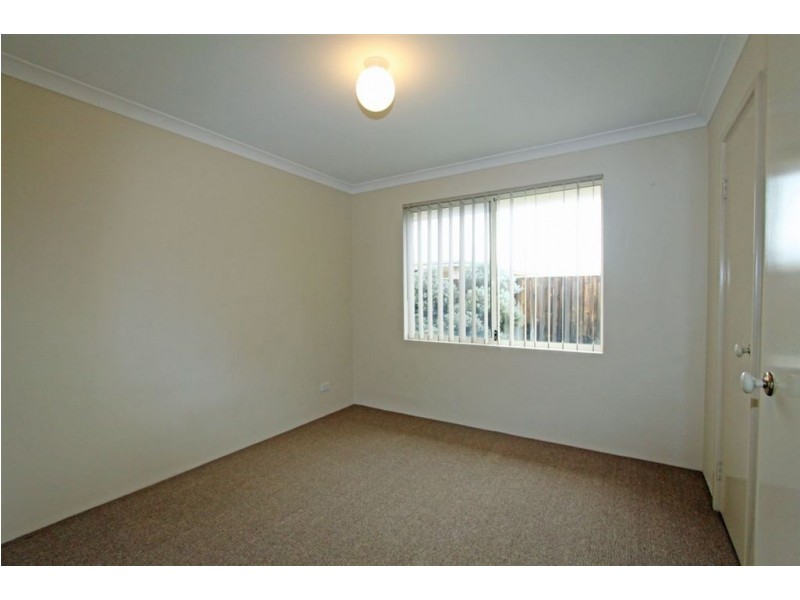 17 Alba Pass, Halls Head WA 6210