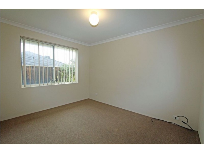 17 Alba Pass, Halls Head WA 6210