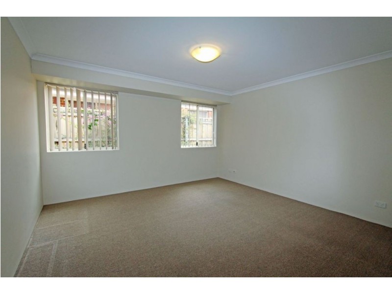 17 Alba Pass, Halls Head WA 6210